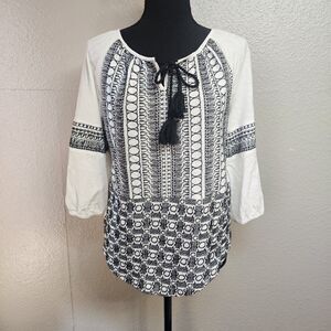 Akemi + Kin XS White Black Embroidered Tassel Tie Boho Peasant Blouse Top GG818